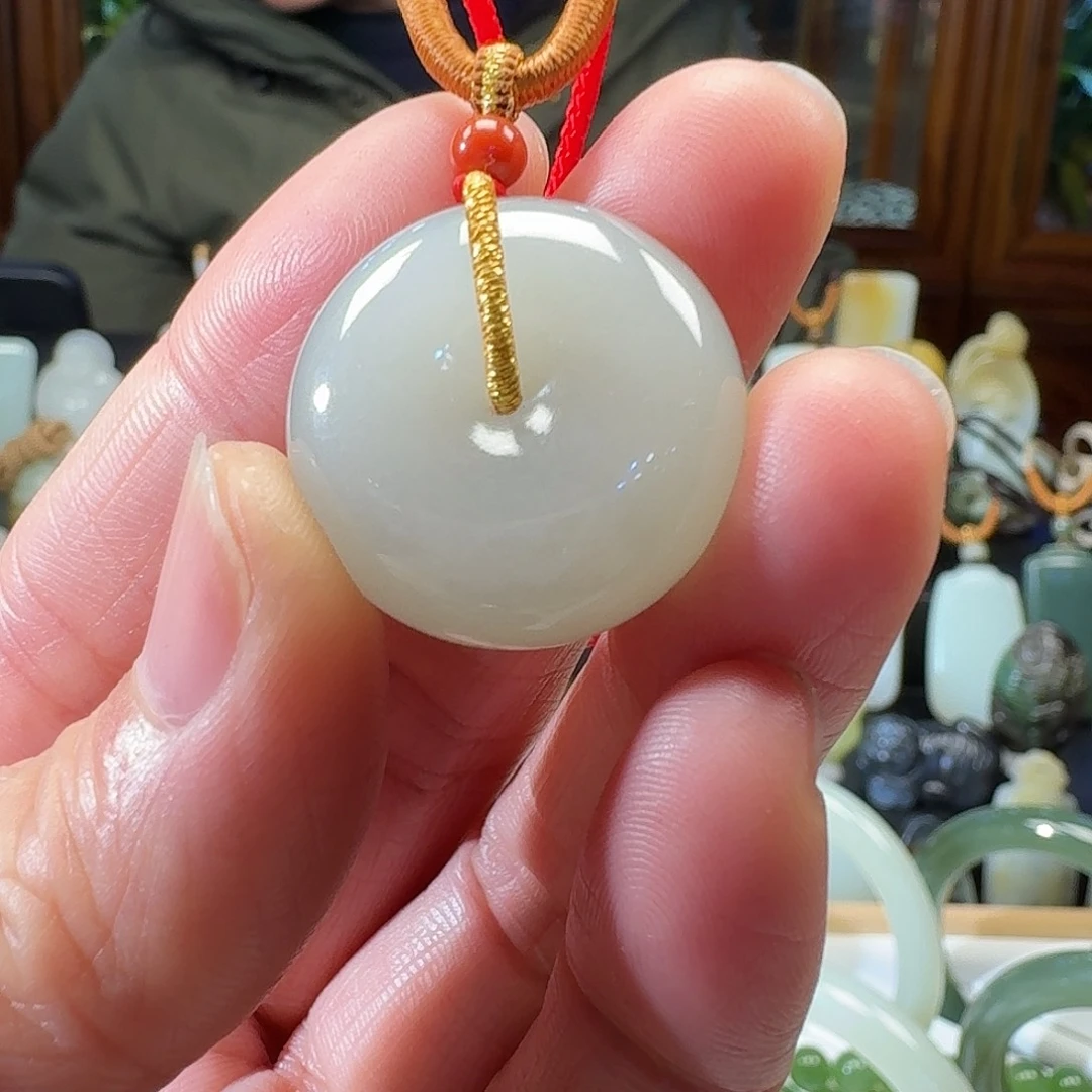 和田玉颈饰未镶嵌大*