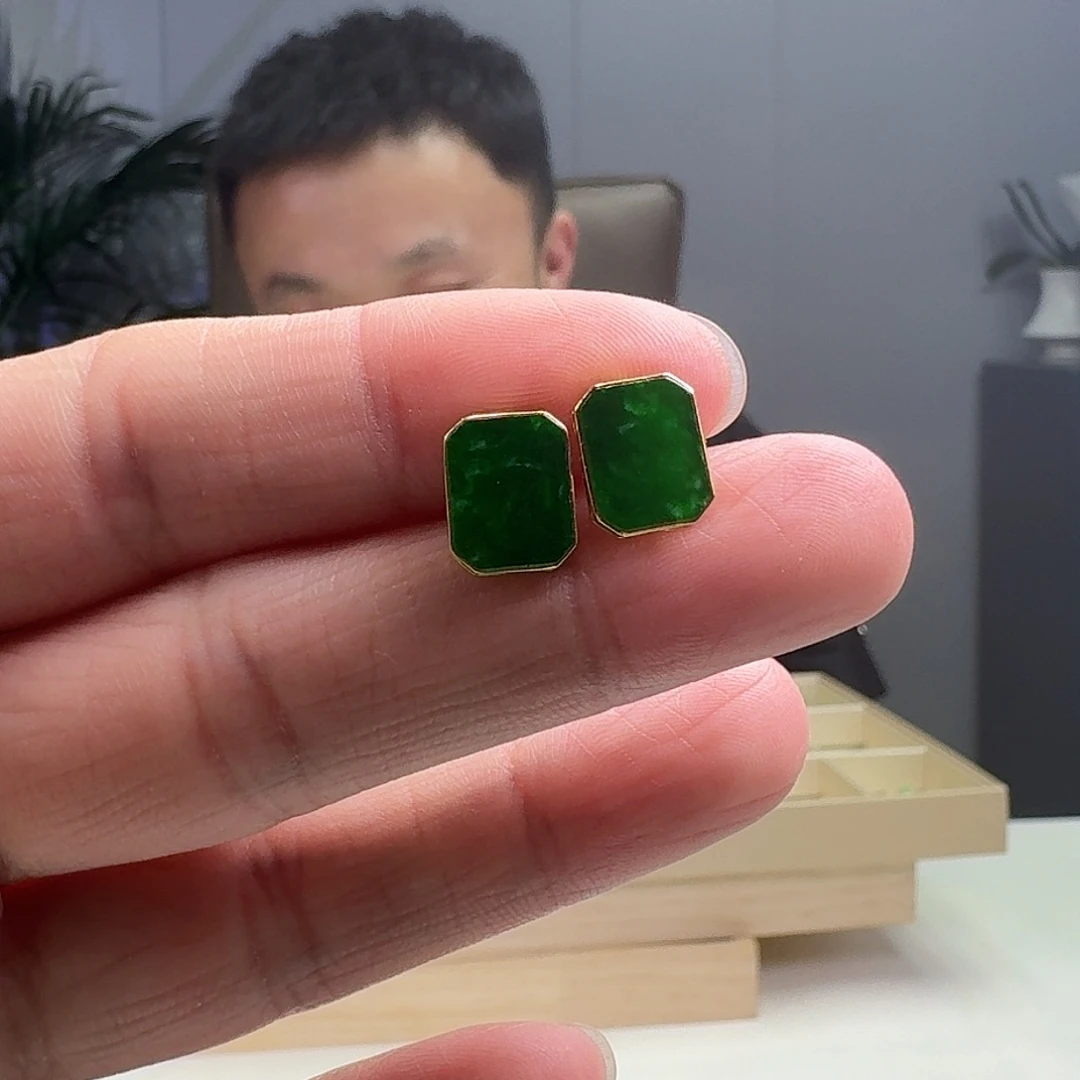 翡翠耳饰18K金镶嵌天然