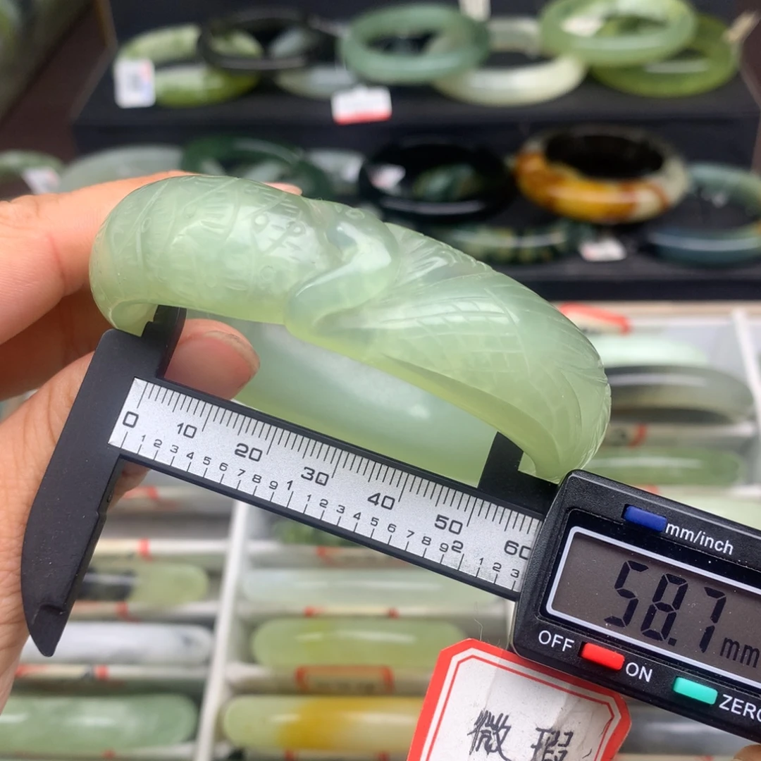 蛇纹石玉未镶嵌手镯887