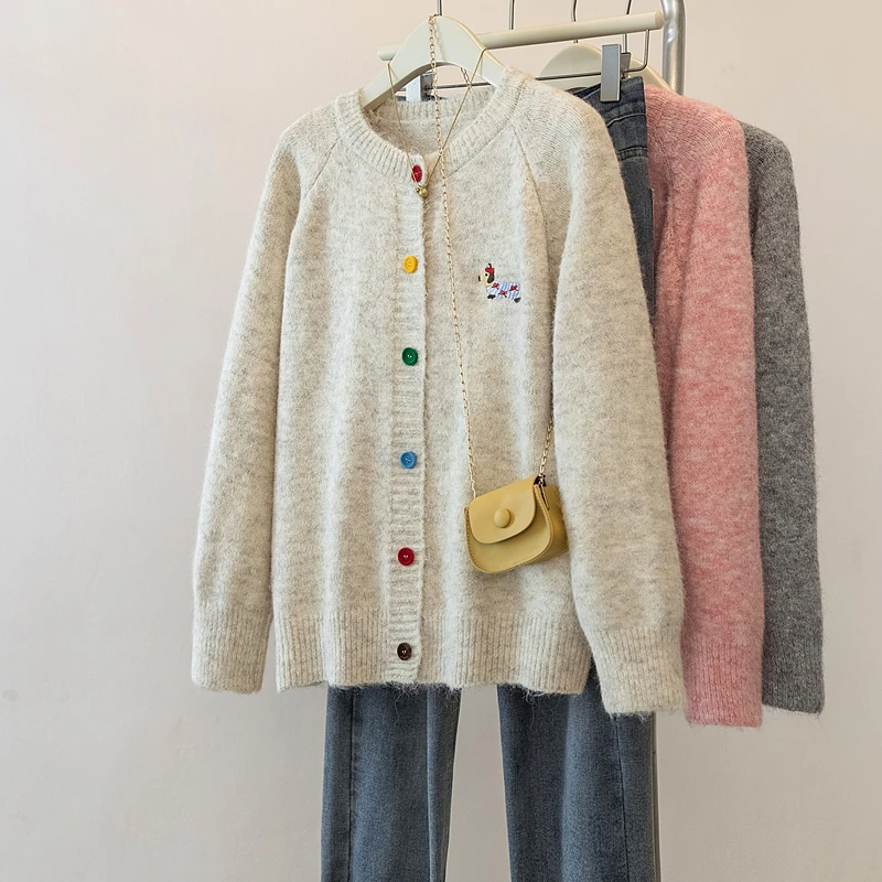 大码女装2024秋季新款时尚休闲彩色纽扣单排扣长袖毛衣006