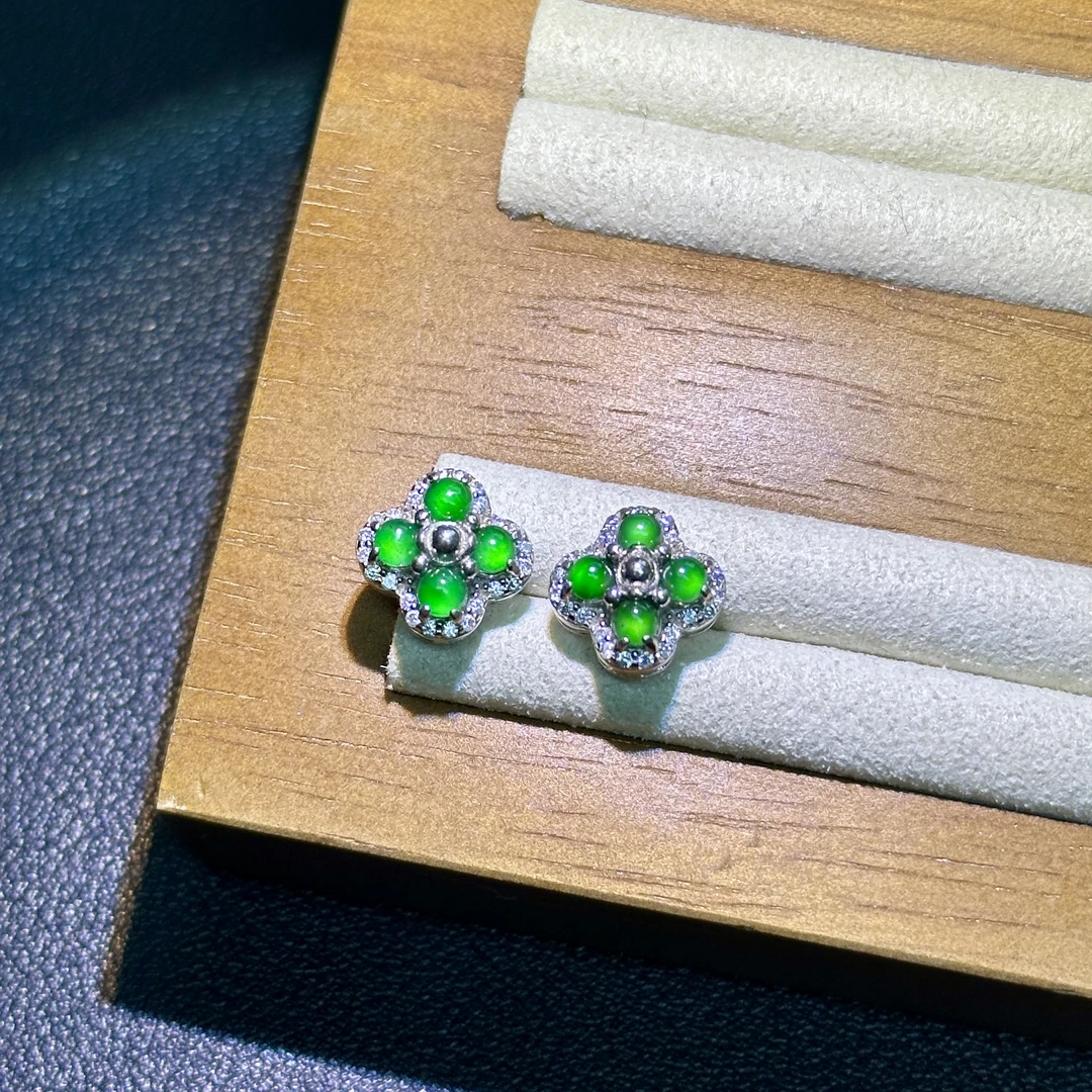 S925银冰绿四叶草耳钉天然翡翠