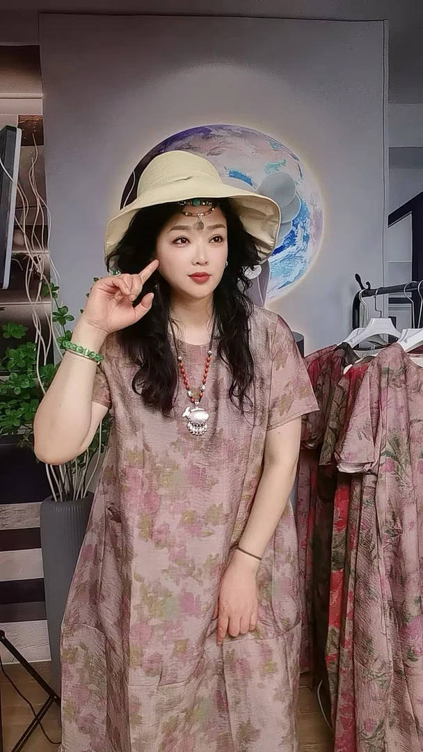 2025碎花圆领梦幻淡雅连衣裙气质显瘦长款印花夏季港风新款女装