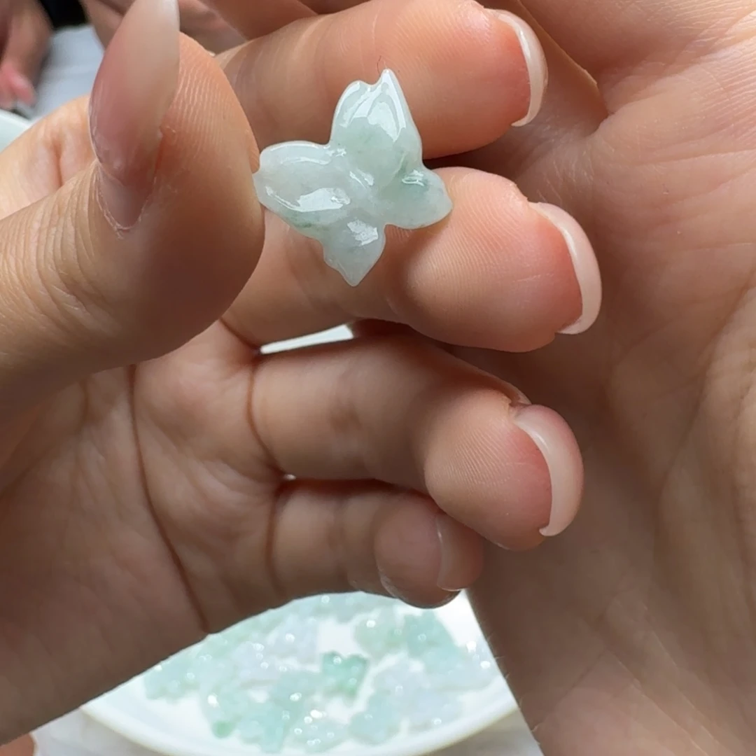 未镶嵌挂件翡翠?****