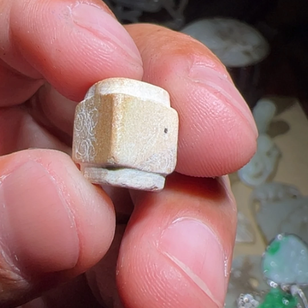 【闪购商品】和田玉（糖玉）颈饰未镶嵌东*