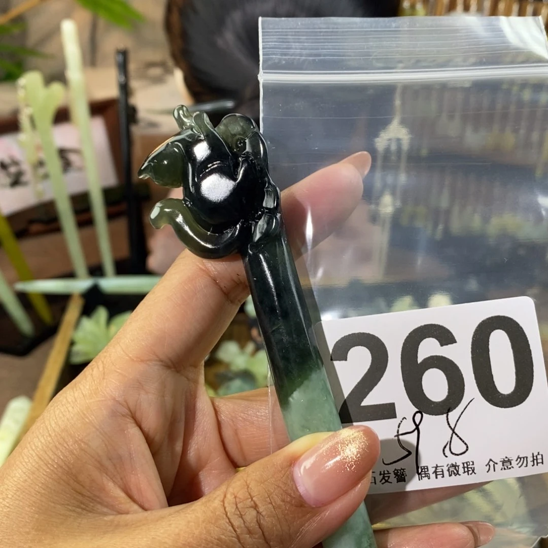 蛇纹石玉发饰未镶嵌沈*曼