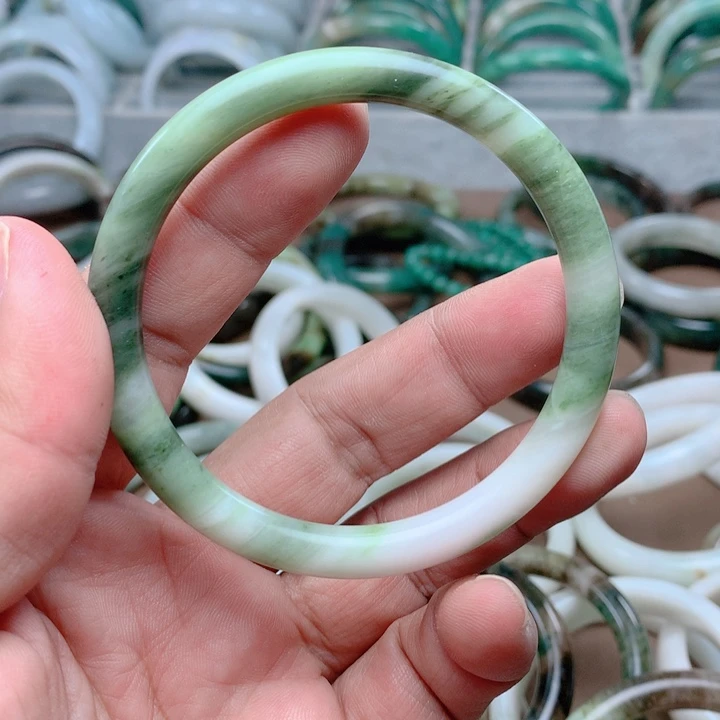 独山玉未镶嵌手镯61