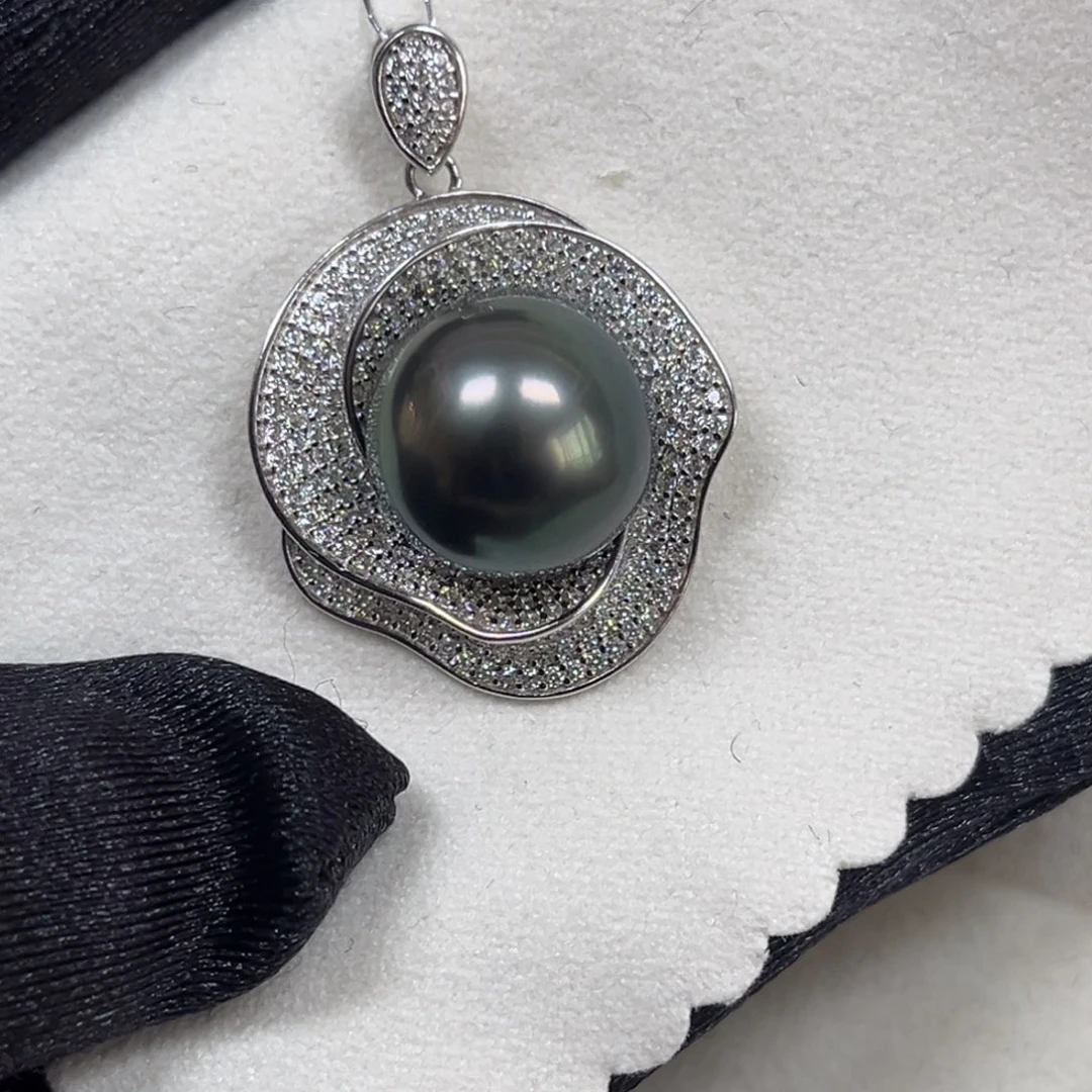 18K金镶嵌吊坠(不含链)海水珍珠13.8mm