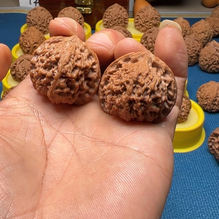 文玩核桃吊坠满天星全品无修36尺