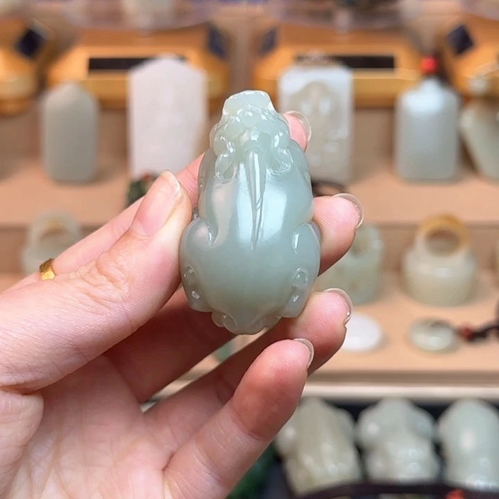 和田玉挂件未镶嵌且末蓝42克