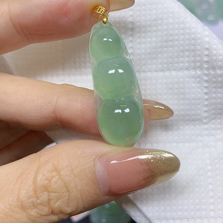 翡翠18K金镶嵌颈饰挂件