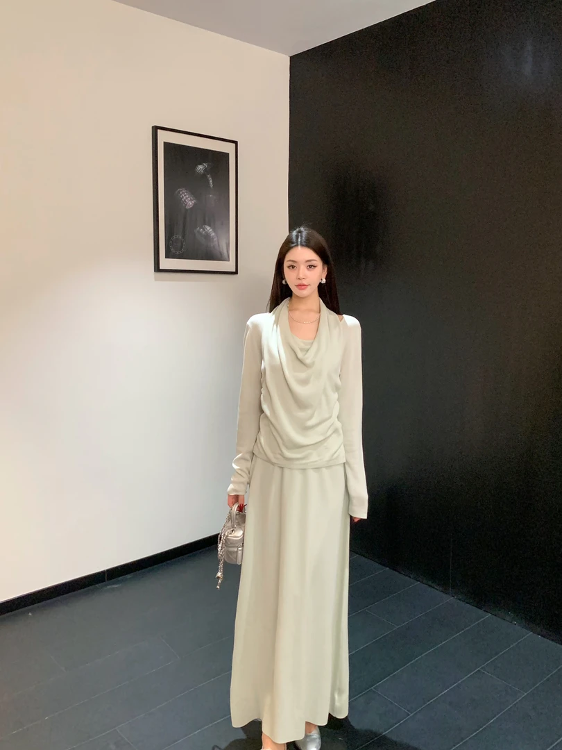 冯薪颖 暮春风 莱赛尔天丝荡领挂脖长袖针织春秋女气质上衣 00104