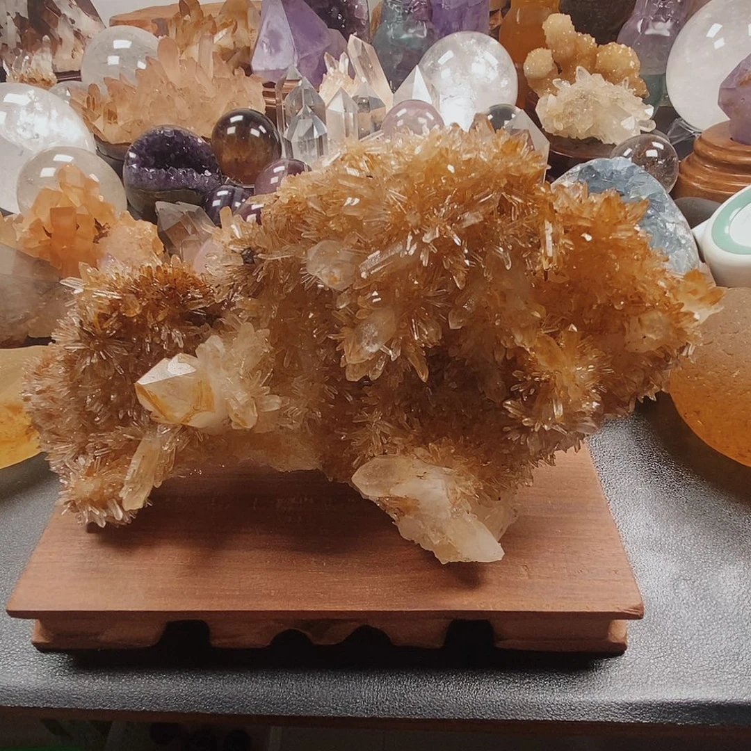 丁***中未镶嵌珠宝半成品水晶天然