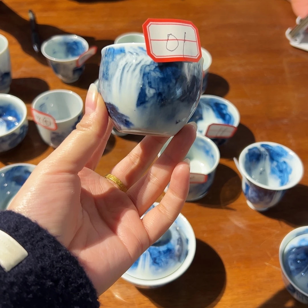 青花手绘山水主人杯柴窑