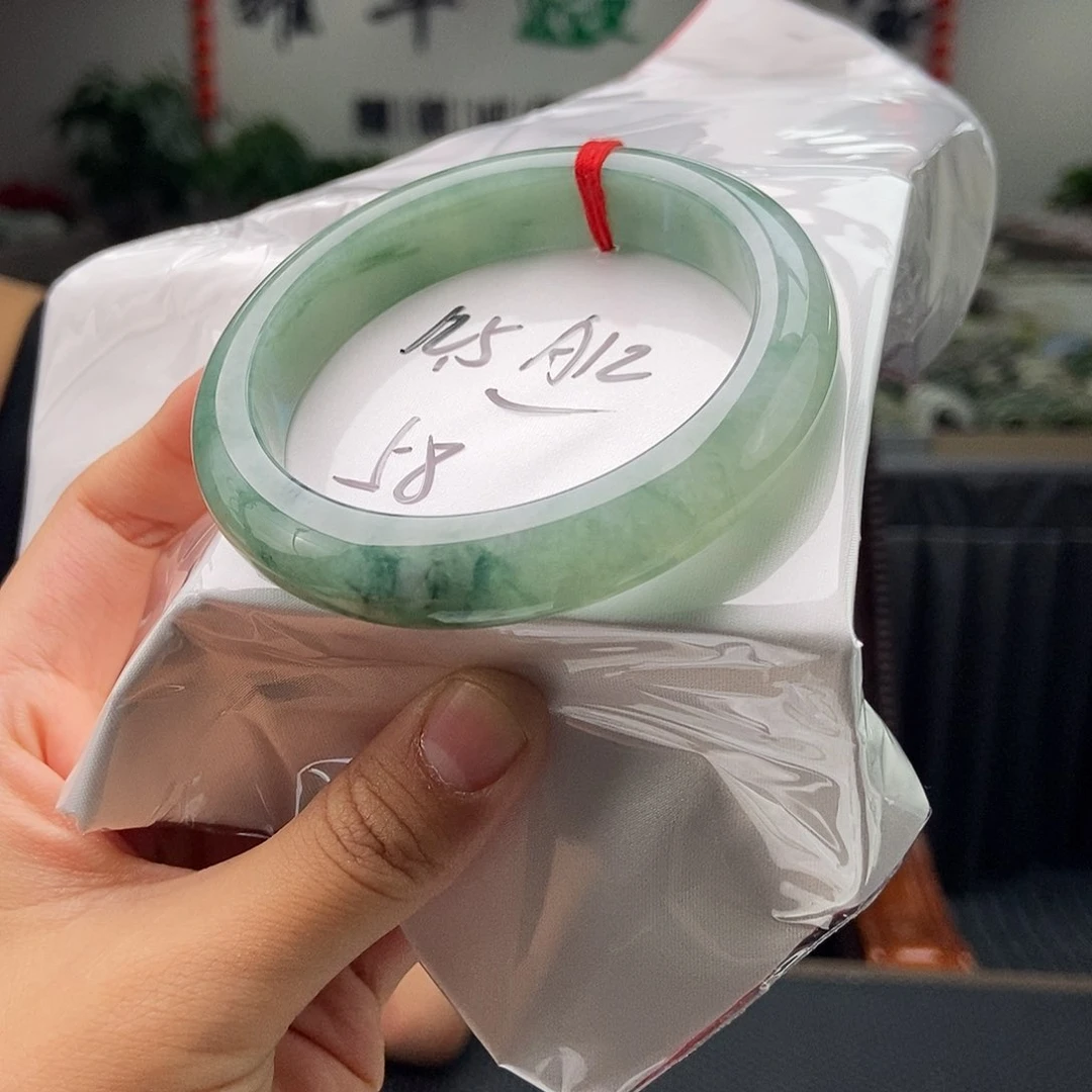 翡翠手镯未镶嵌颜色多样性发拍一发一