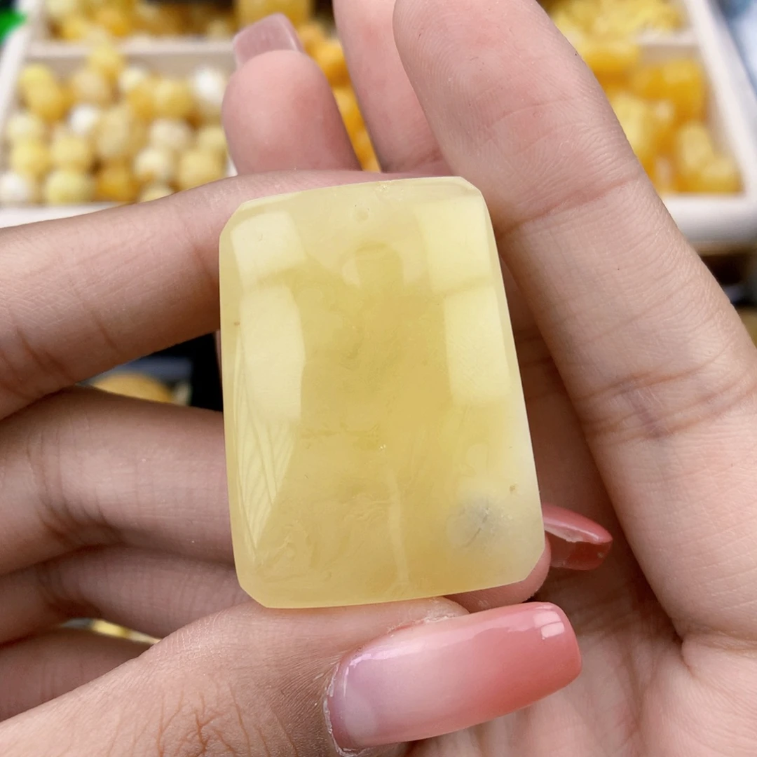 未镶嵌琥珀珠宝奇石