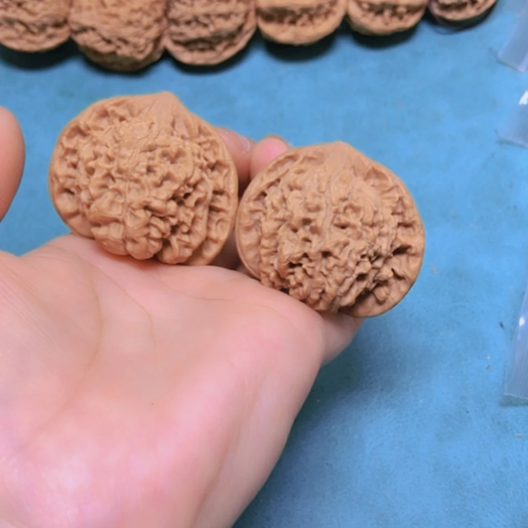 【闪购商品】把件核桃43.5官帽修尖