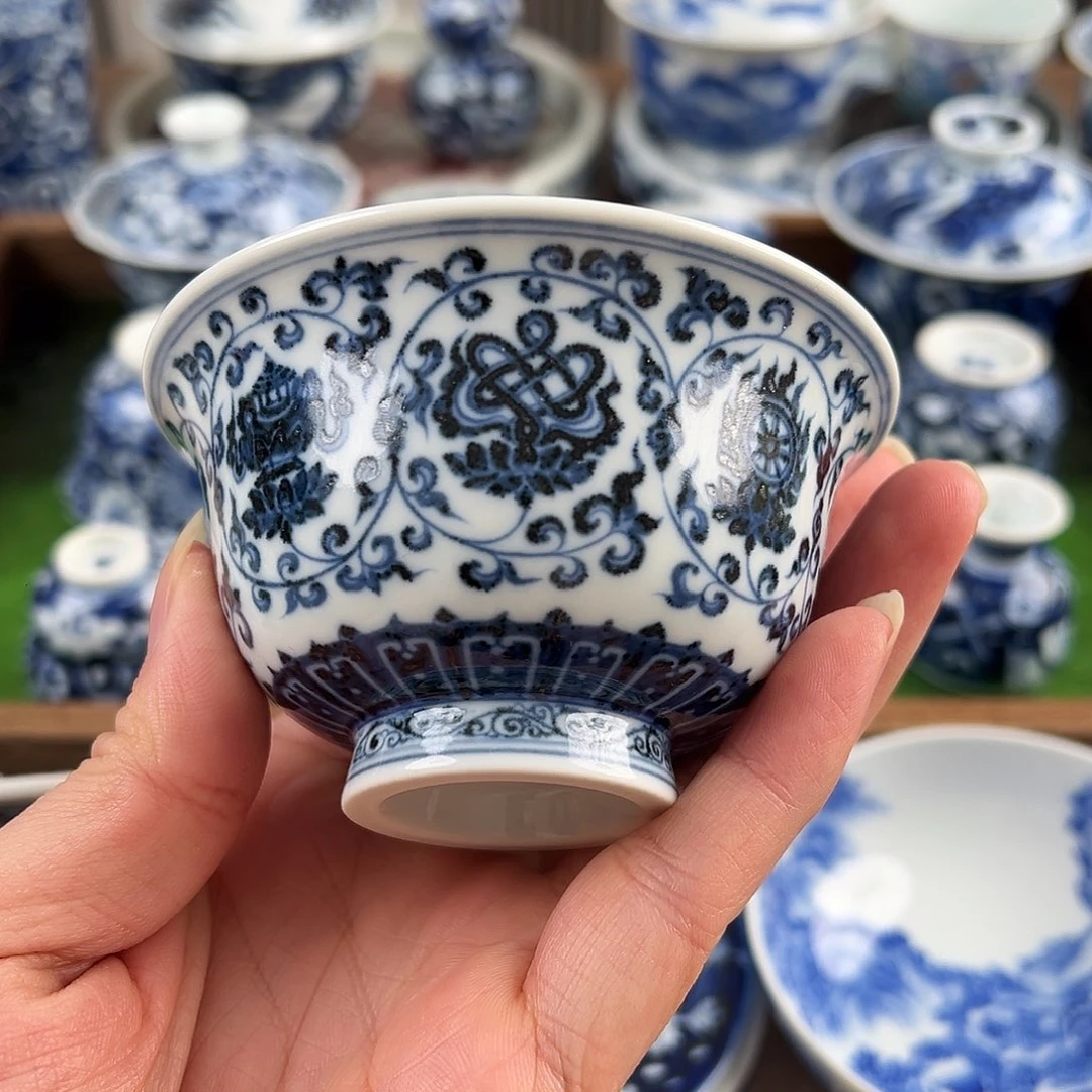 青花重工莲托八宝压手杯