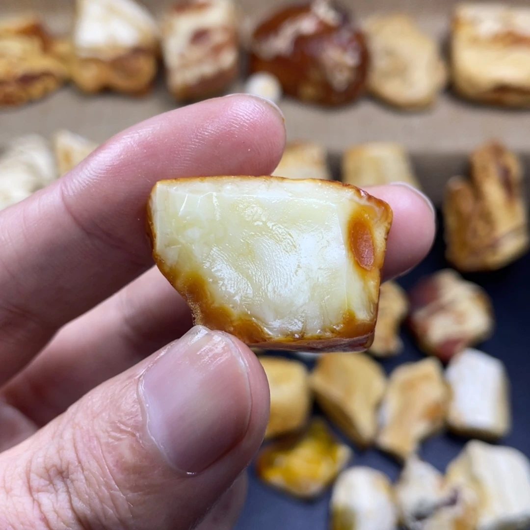 定制琥珀未镶嵌球*?定制