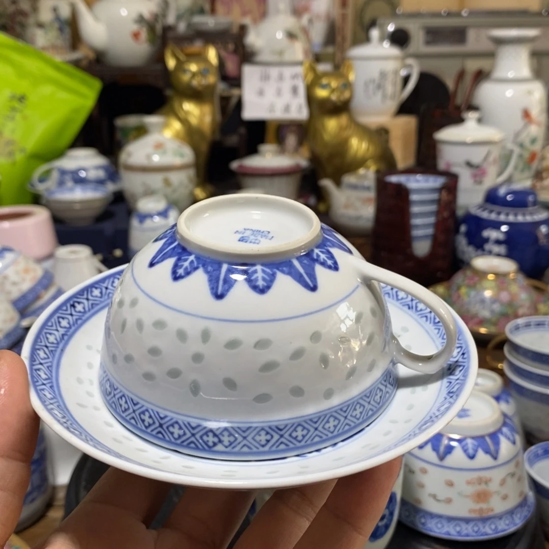 狗***墙摆件玲珑杯子碟子一套