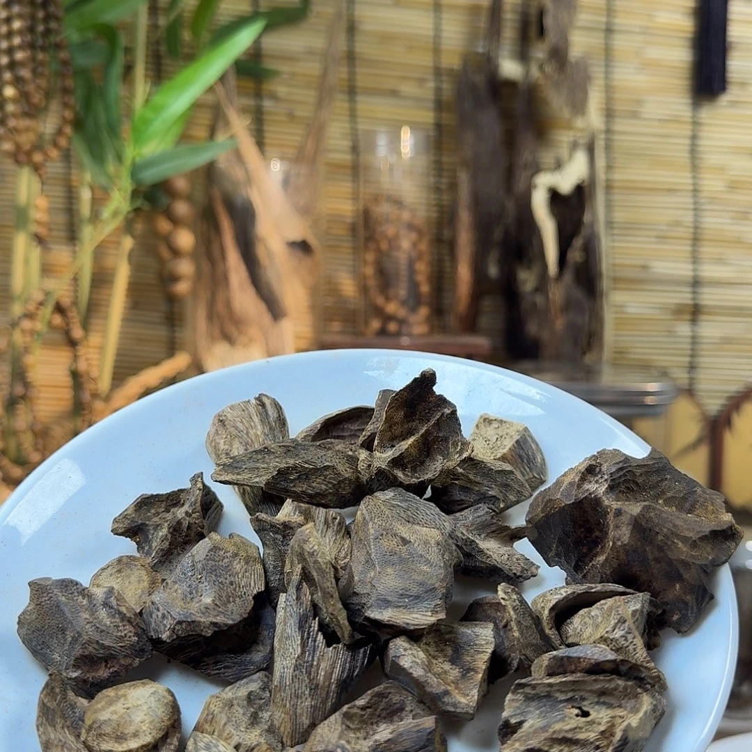 沉香沉香碎屑沉香树钉壳94g