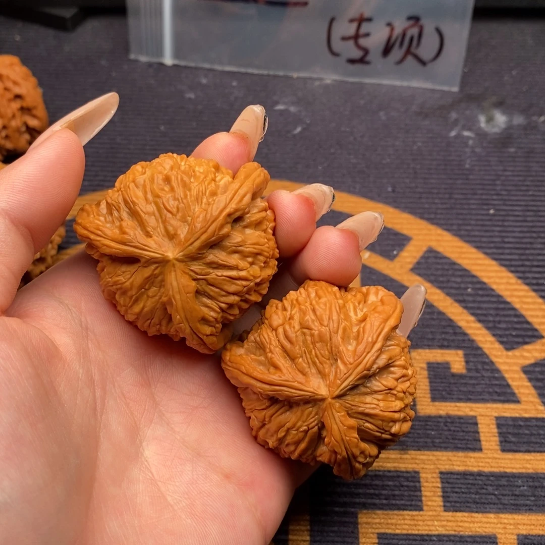 j***y吊坠文玩核桃白狮子
