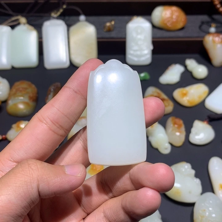 和田玉（糖玉）未镶嵌颈饰