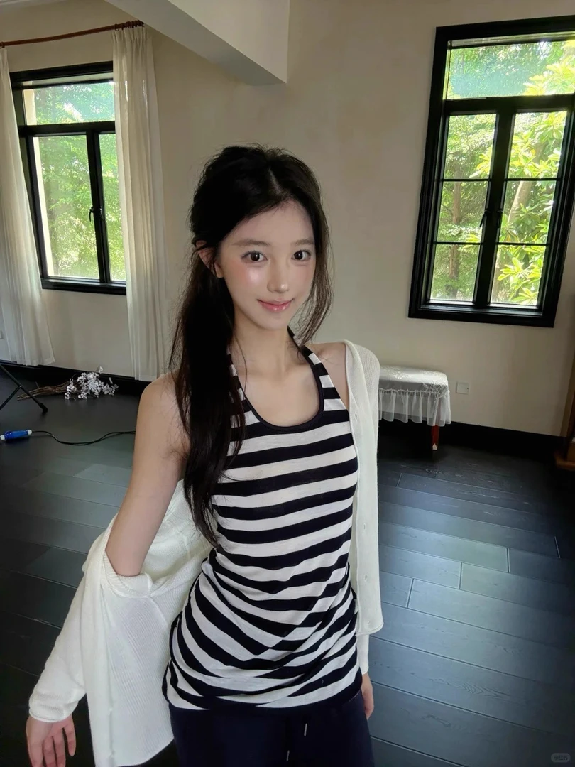 白色薄款穿搭长袖针织开衫女夏季2025新款法式设计感防晒罩衫上衣