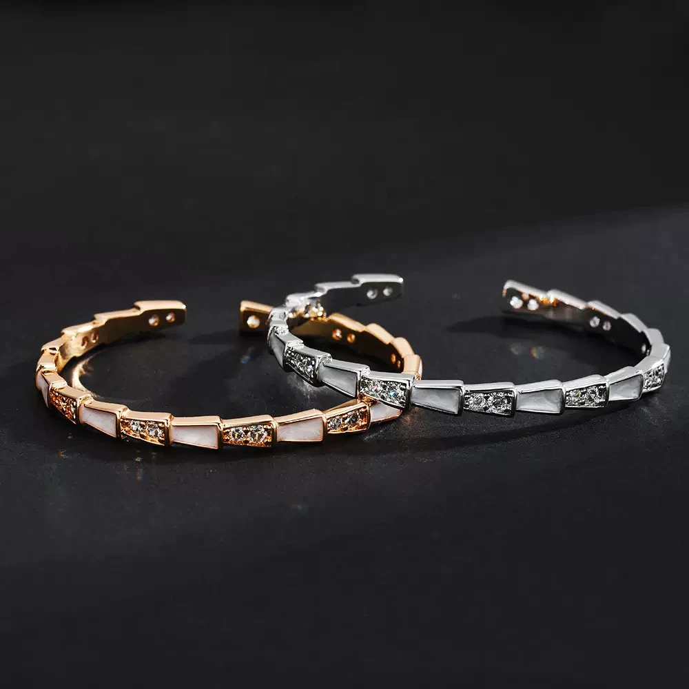 铜合金手镯 高定百搭系列镀18k金小众时尚白色蛇骨手镯饰品轻奢