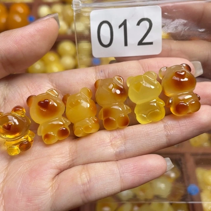 蜜蜡未镶嵌珠宝奇石满蜡俏色小熊发一微微瑕