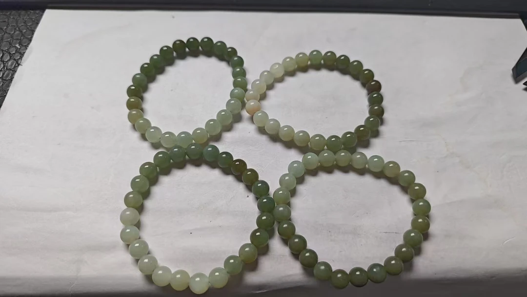 和田玉手串8mm左右多样性发其一C-149