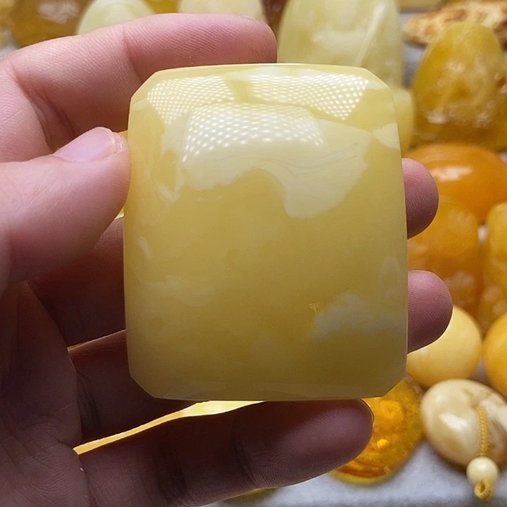 琥珀颈饰未镶嵌琥珀蜜蜡吊坠