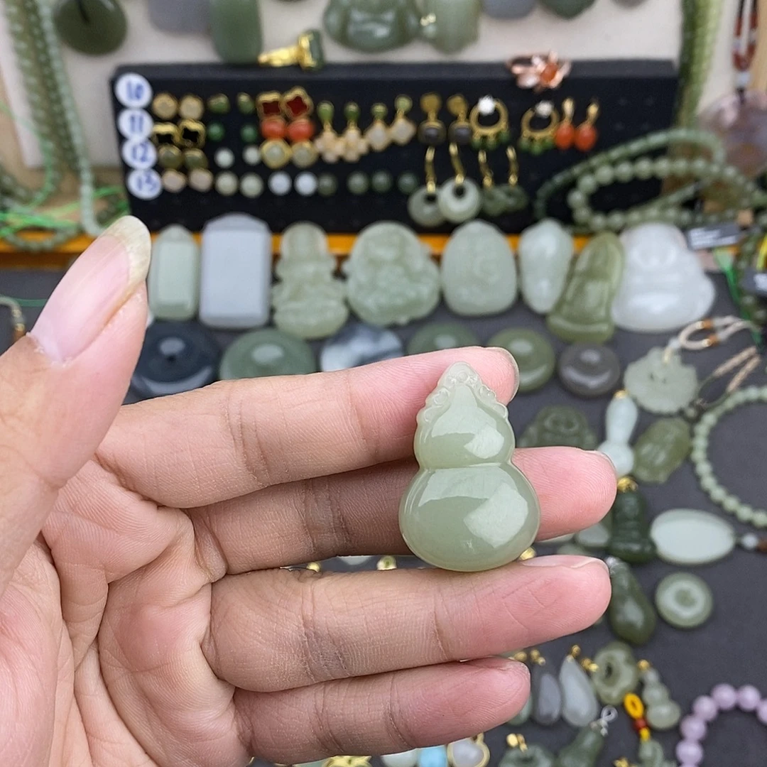 和田玉未镶嵌吊坠(不含链)