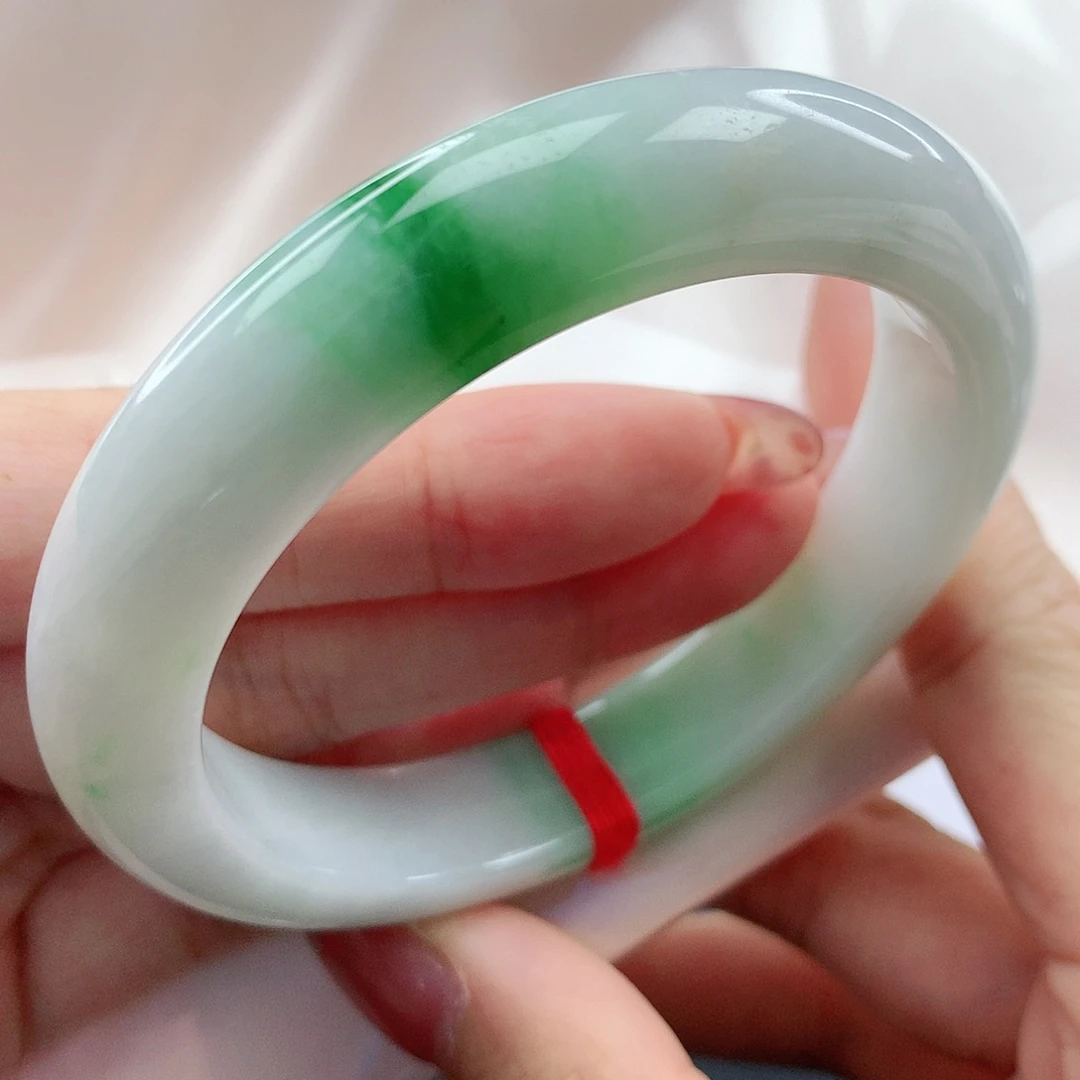 翡翠手镯未镶嵌，315