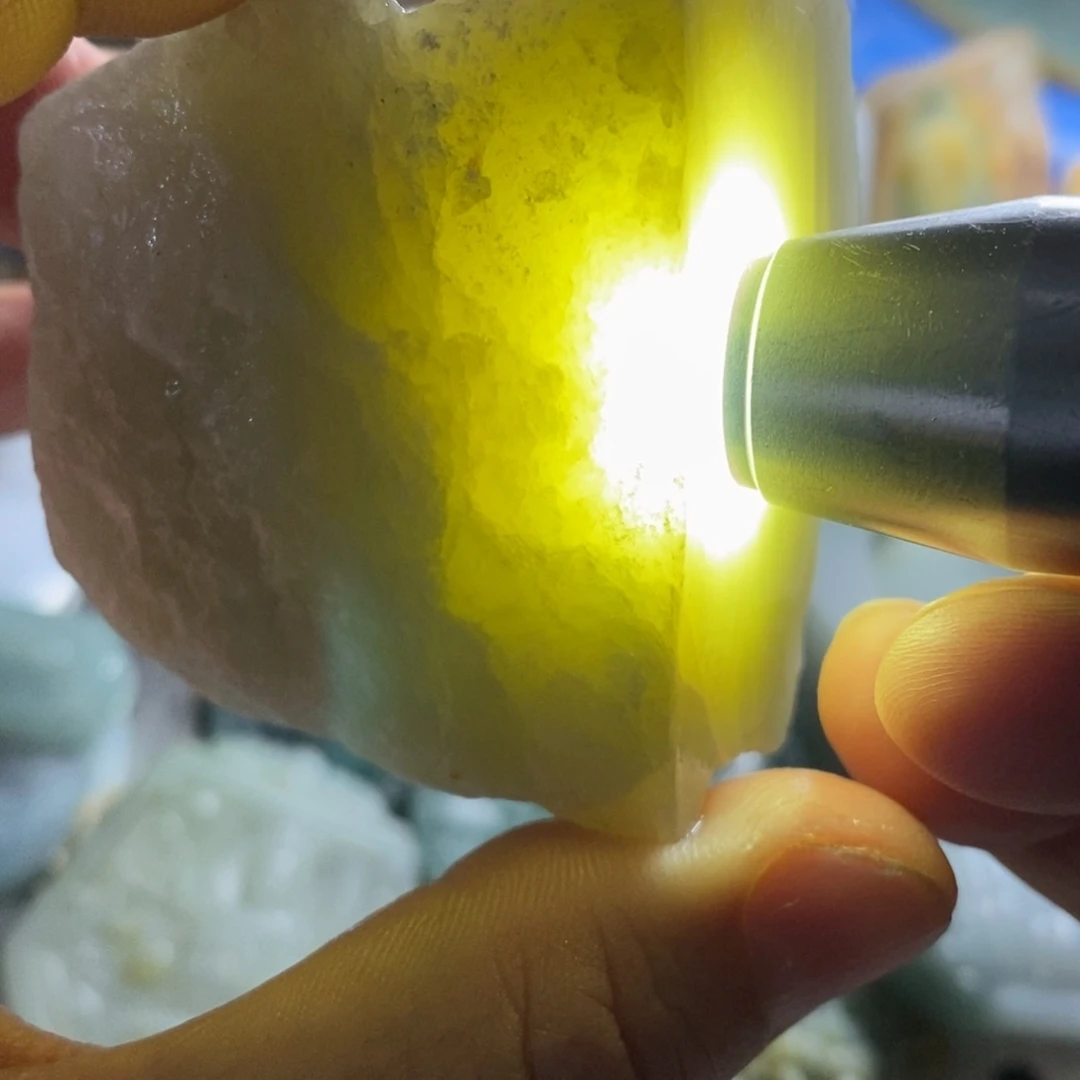 和田玉（糖玉）珠宝奇石未镶嵌在