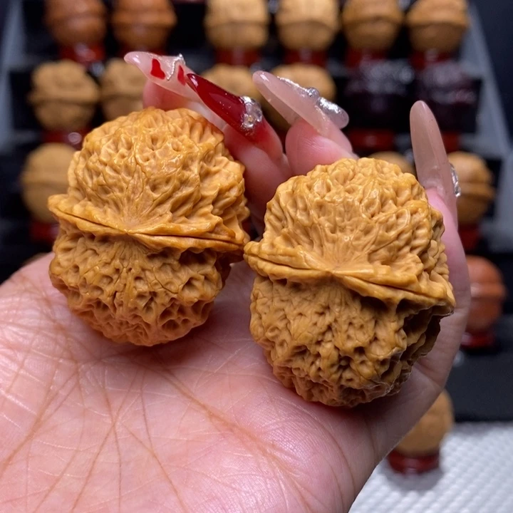 文玩核桃把件七星绣球34号