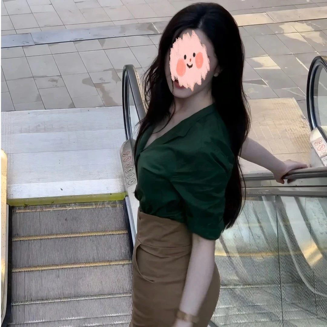 高级感气质绿色长袖衬衫女2025新款复古港风宽松百搭小衫