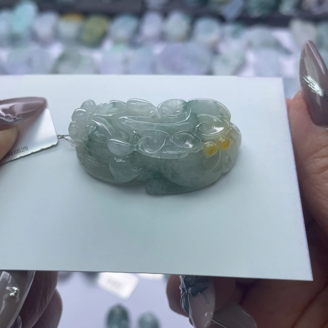翡翠颈饰未镶嵌貔貅
