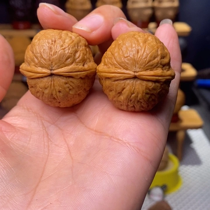 弋***包文玩核桃把件蛇皮球96