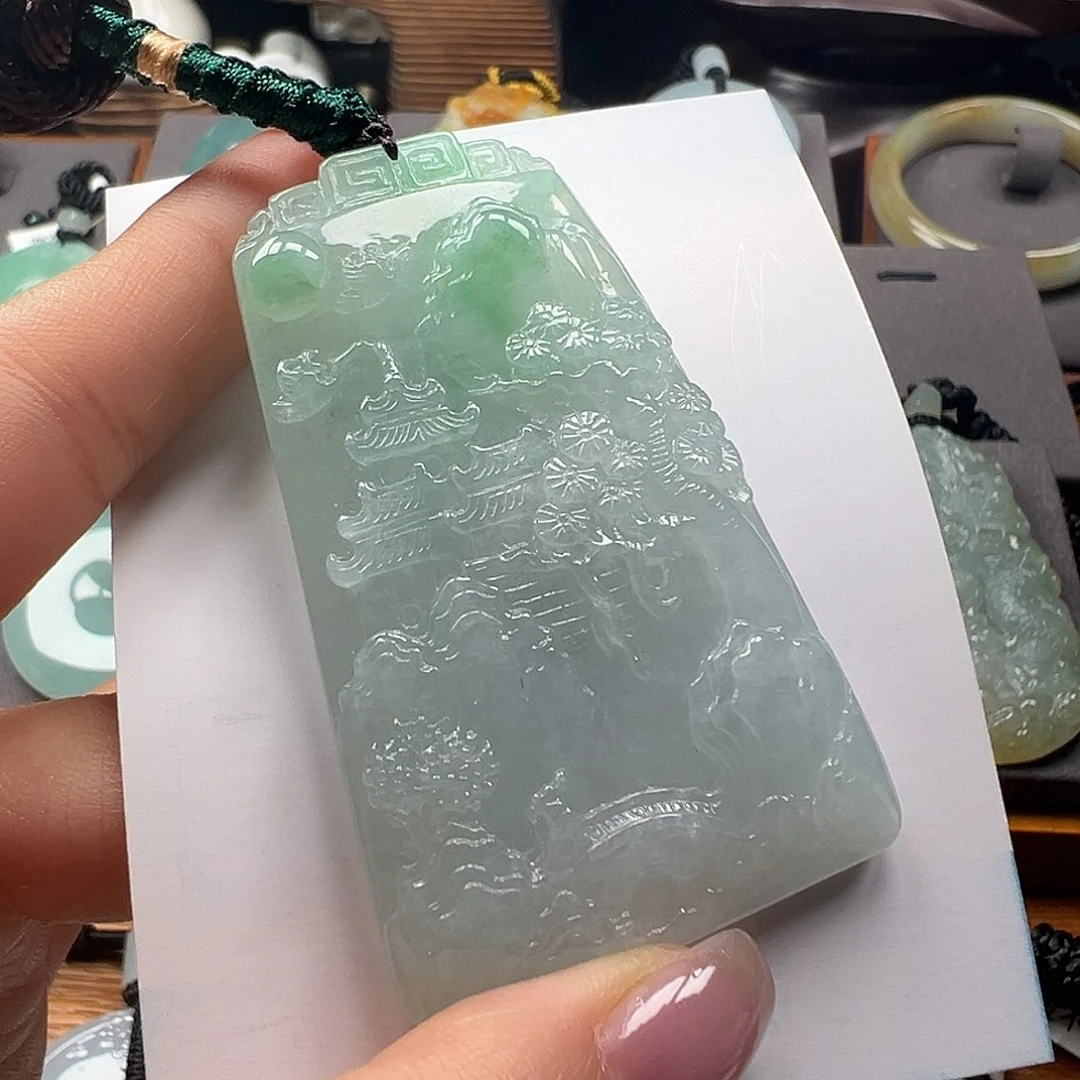 翡翠颈饰未镶嵌刘*特缅甸翡翠