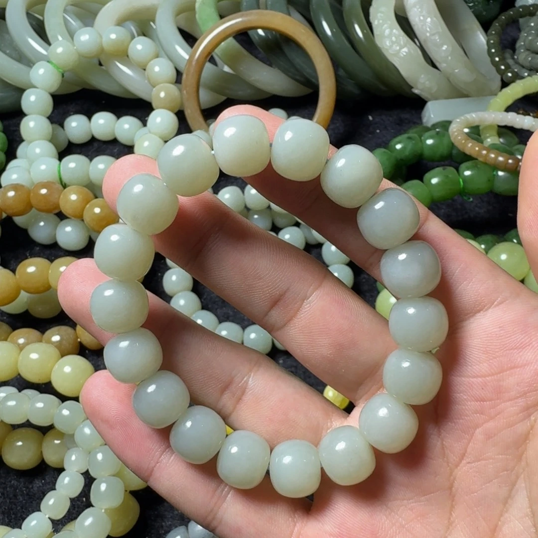 和田玉未镶嵌手串