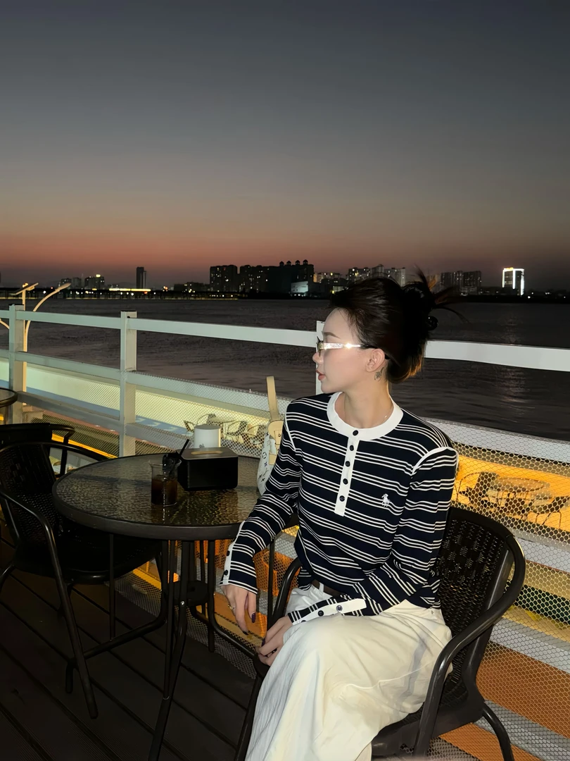 【柏林暮雪】2025新款时尚长袖T恤简约百搭女秋季显瘦