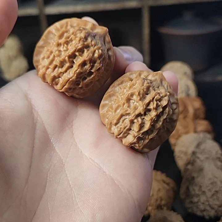 ****文玩核桃吊坠35瓷娃娃