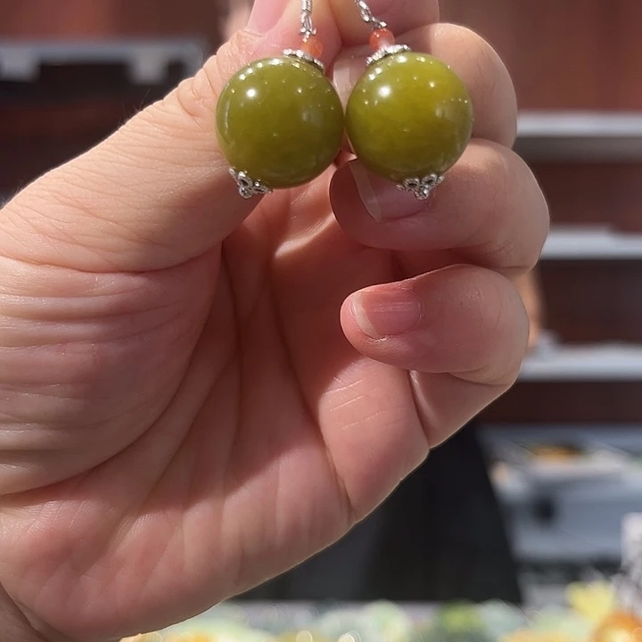 岫玉未镶嵌毛衣链