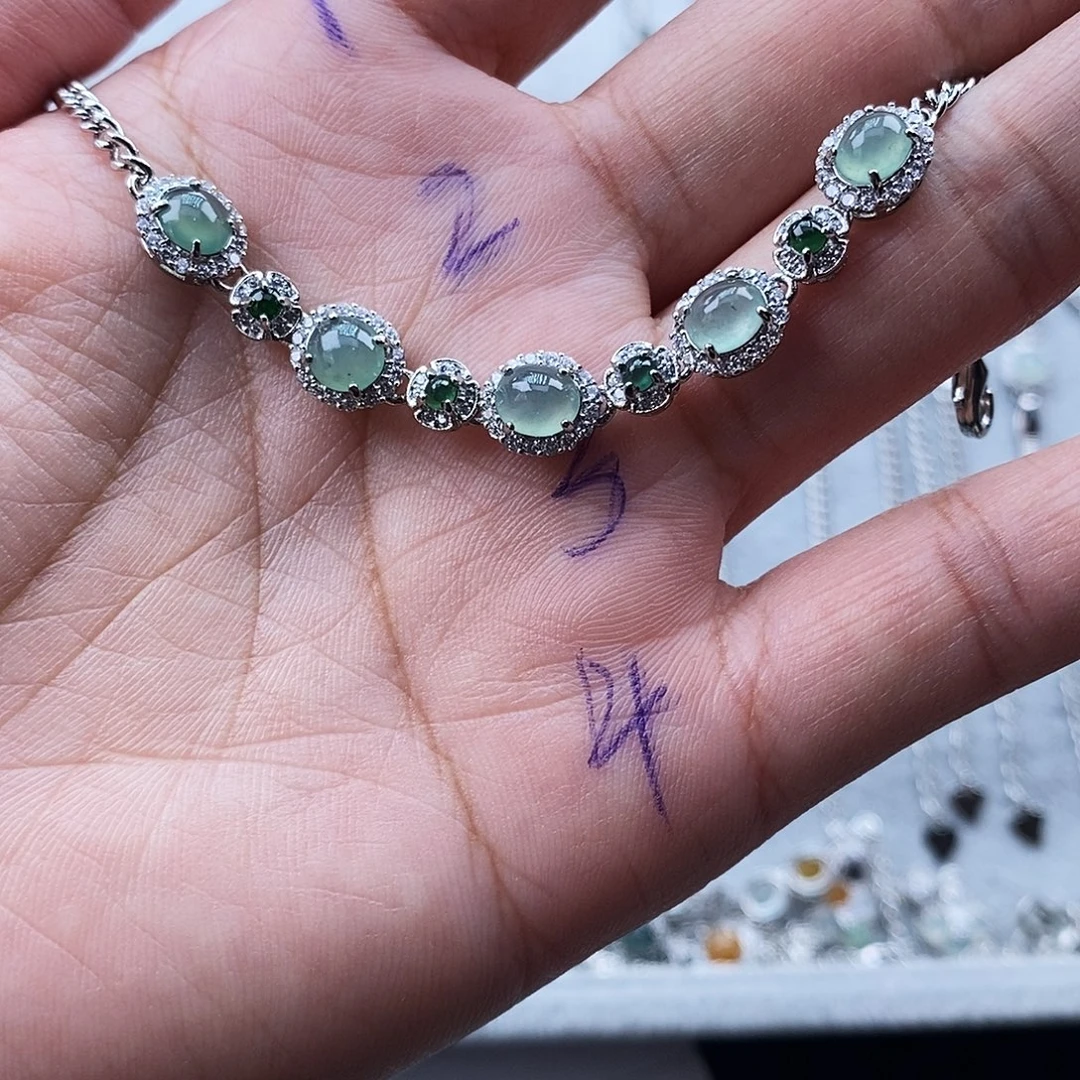 萧***婷翡翠未镶嵌戒指缅甸