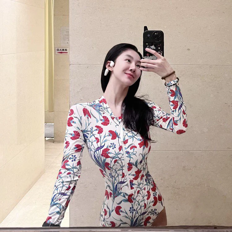 小碎花竞技服专业游戏衣韩系好看保守长袖遮肉显瘦防晒复古泳衣女