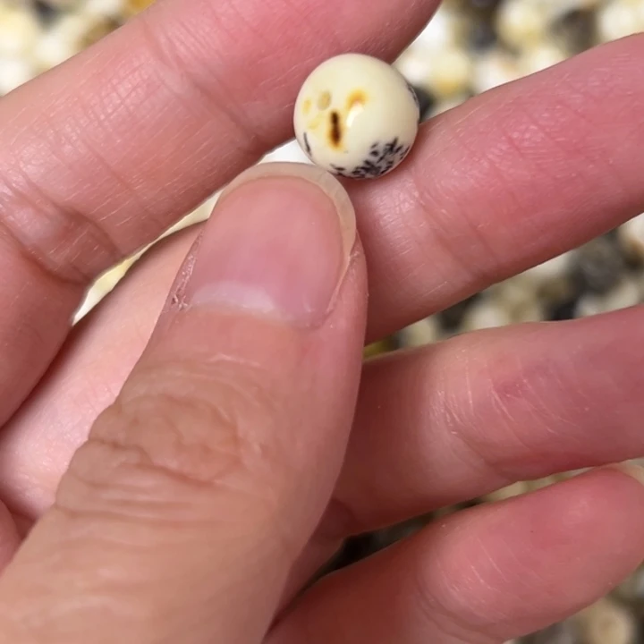 蜜蜡未镶嵌裸石9.6mm一个