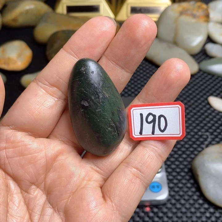 未镶嵌和田玉把件犍****配190