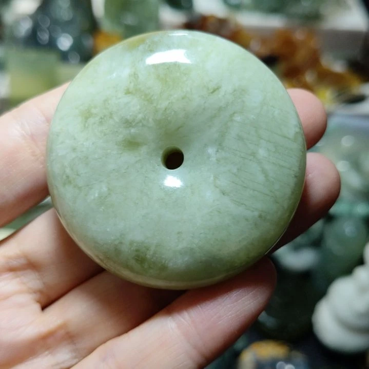 岫玉未镶嵌平安扣