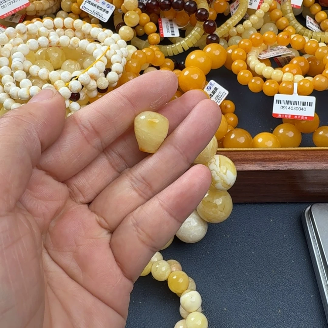琥珀未镶嵌珠宝奇石