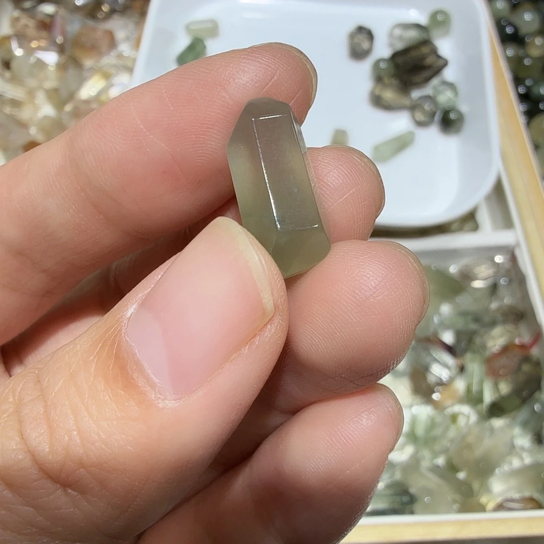 水晶珠宝半成品未镶嵌绿兔毛打孔洗孔非假不退换